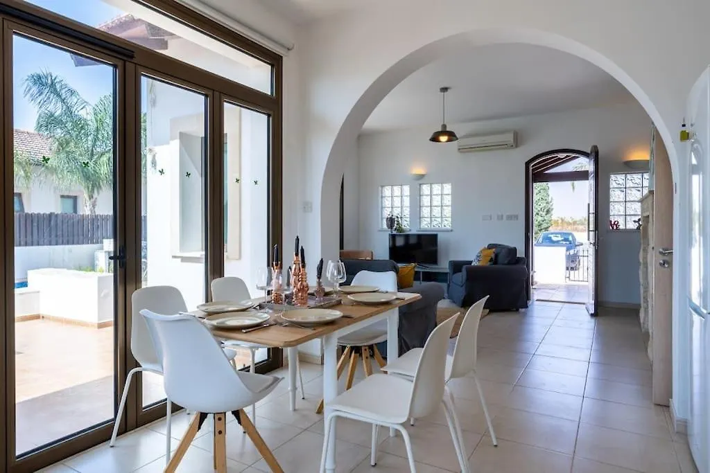 Lumina 2-Bedroom Villa And Pool In Ayia Napa 0*,  Chipre